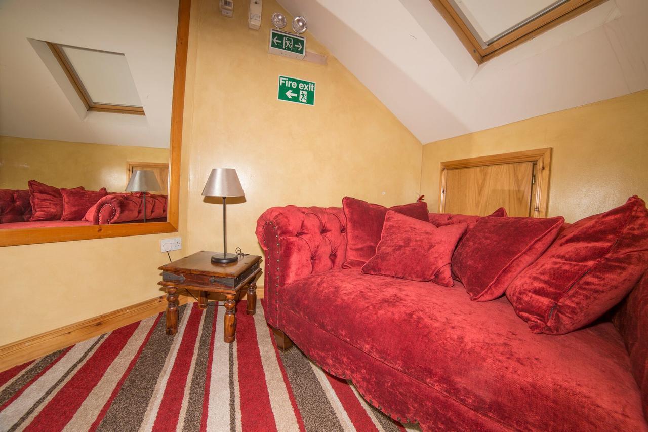The Frontier Hotel Bridgend ภายนอก รูปภาพ